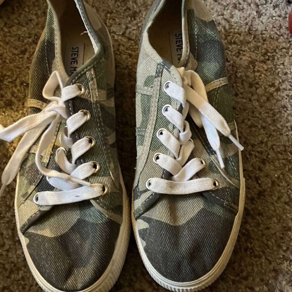 Steve Madden Green Camouflage Sneakers